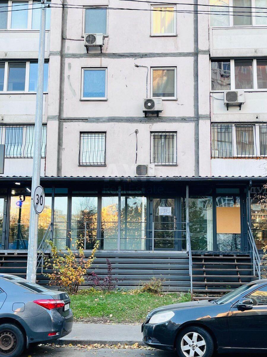 Об'єкт сервісу вул. Драгоманова 17, 65000м2