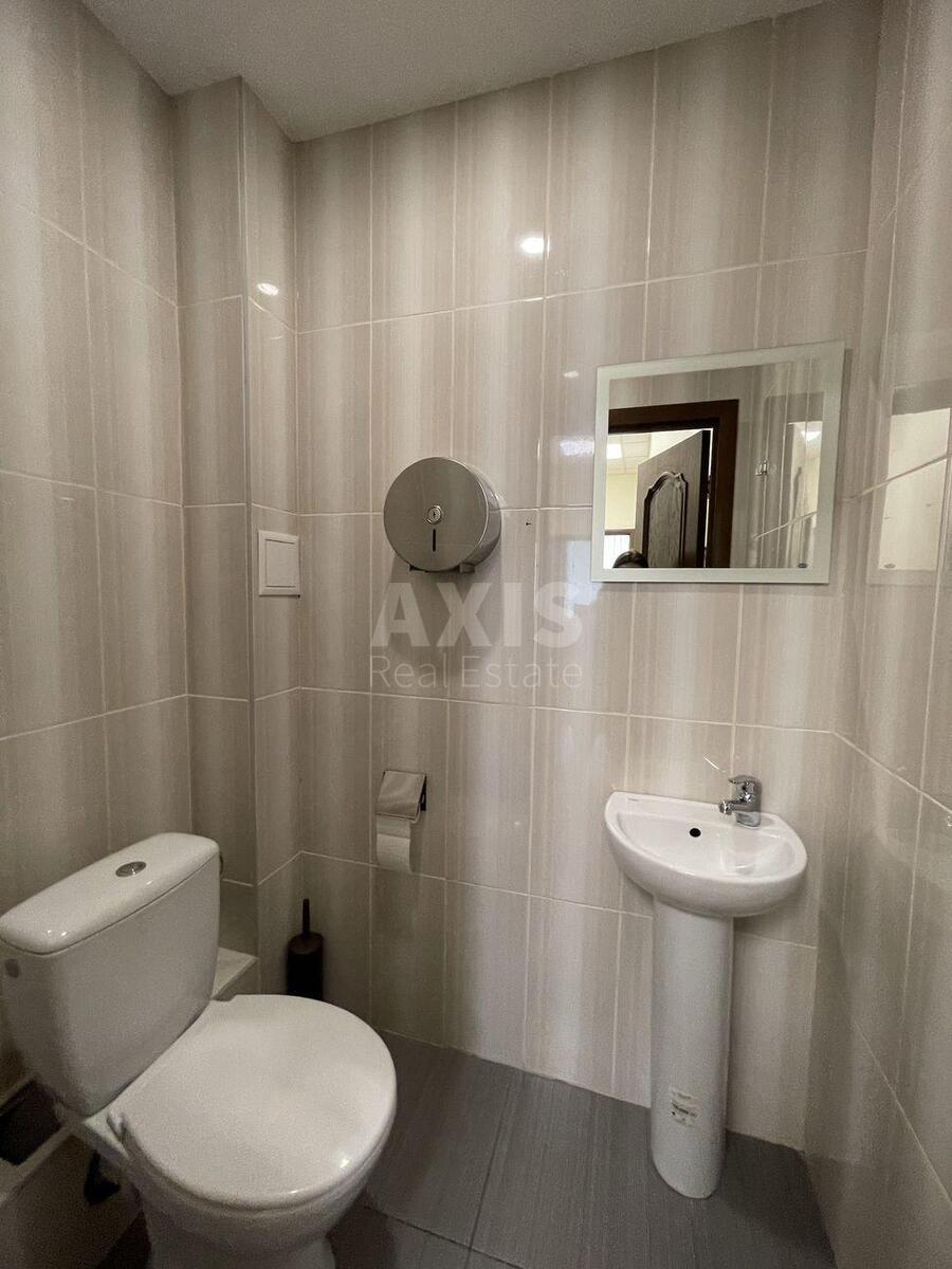 Office vul. Glybochyc'ka 40, 84m28