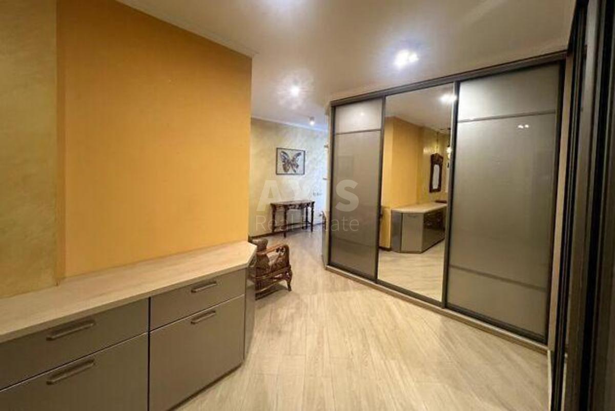 4k apartment vul. Yulia Zdanovska 74Г7