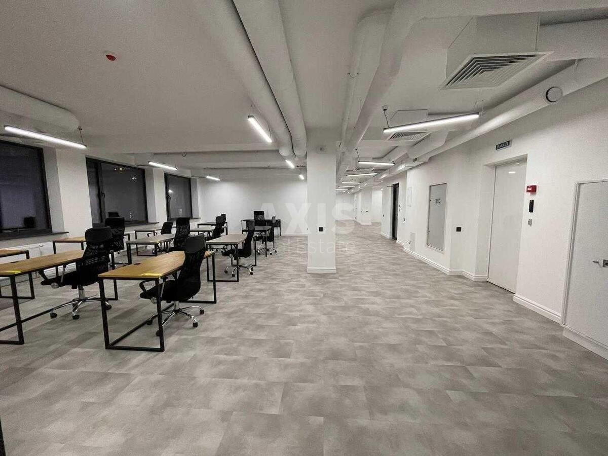 Office vul. Saksagans'kogo 53/80, 197m20