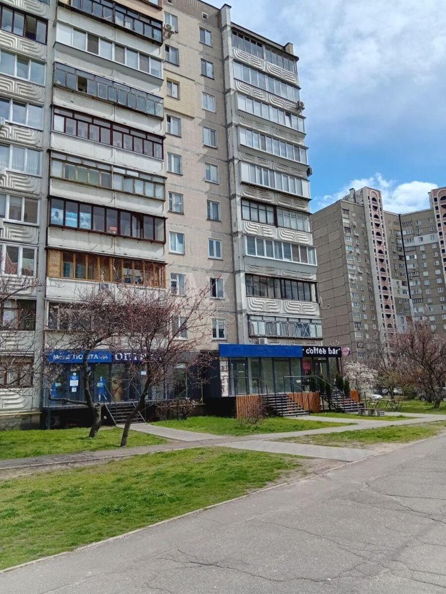 Объект торговли ул. Драгоманова 11, 30м23