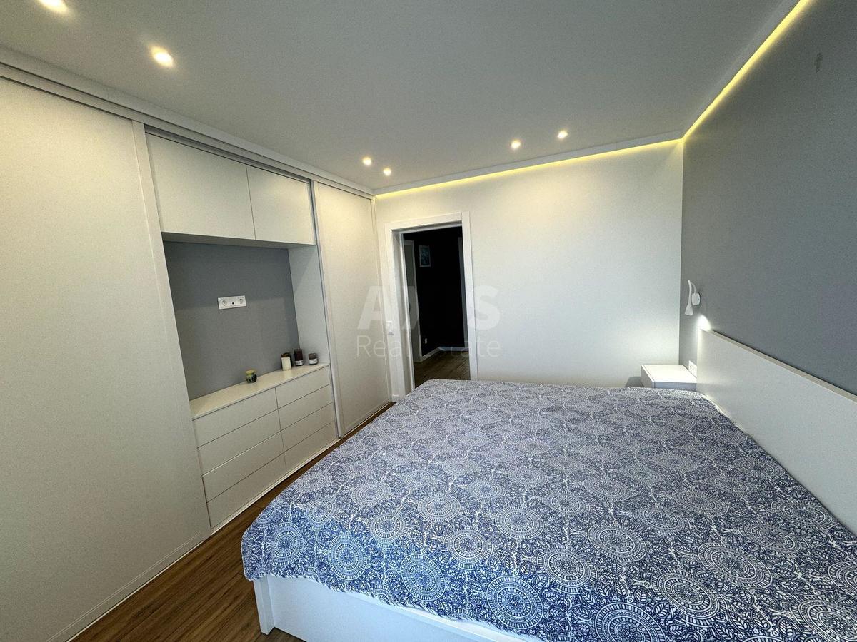 3k apartment vul. Yulia Zdanovska 46/1