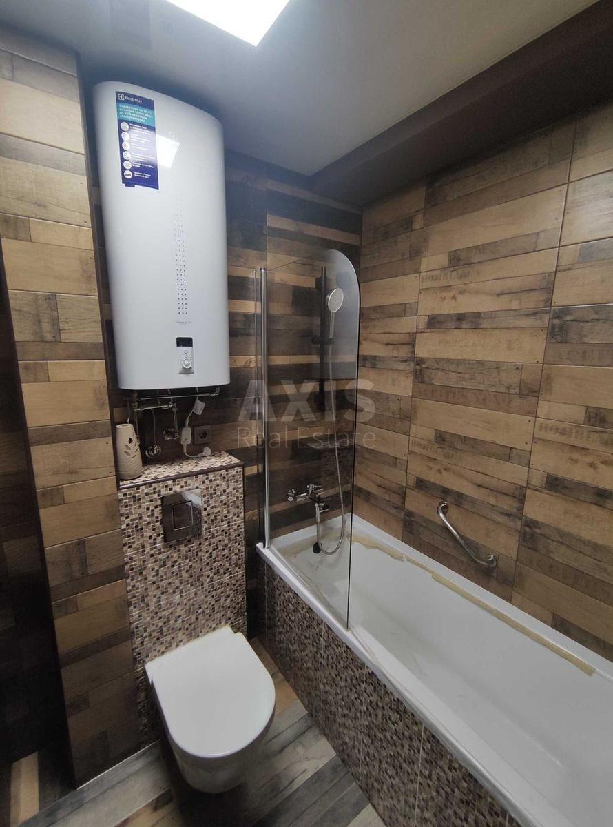 2k apartment vul. Doncja Myhajla 21А7