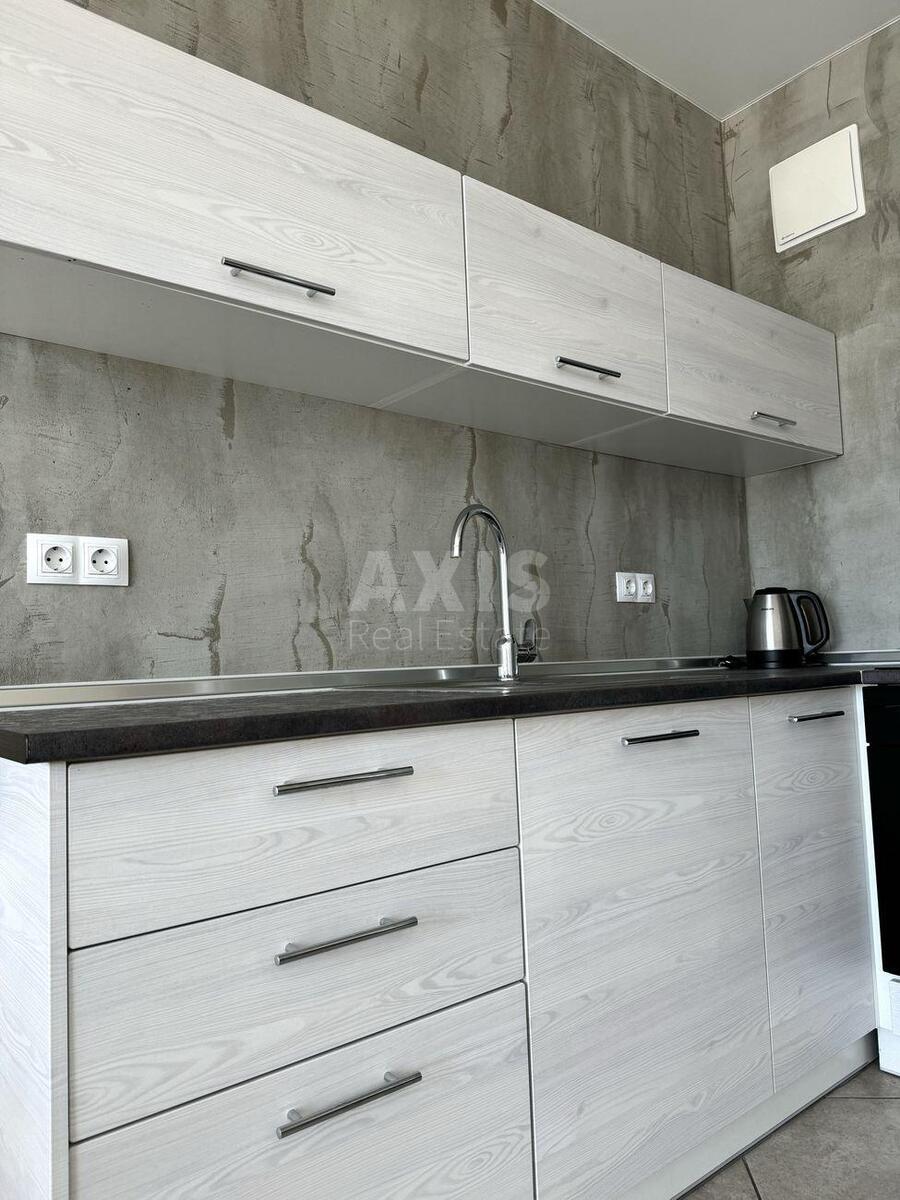1k apartment vul. Lypkivs'kogo Vasylja Mytropolyta 16Г