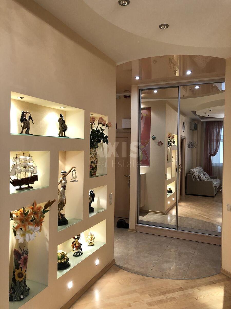 1k apartment vul. Antonovycha 722