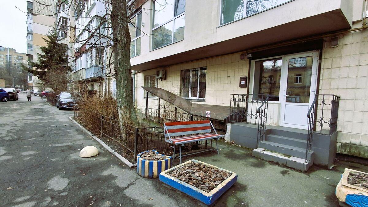 Trade object vul. Grushevs'kogo Myhajla 28/2, 70m2