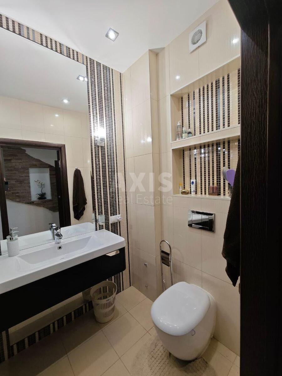 4k apartment vul. Dragomyrova Myhajla 185988710