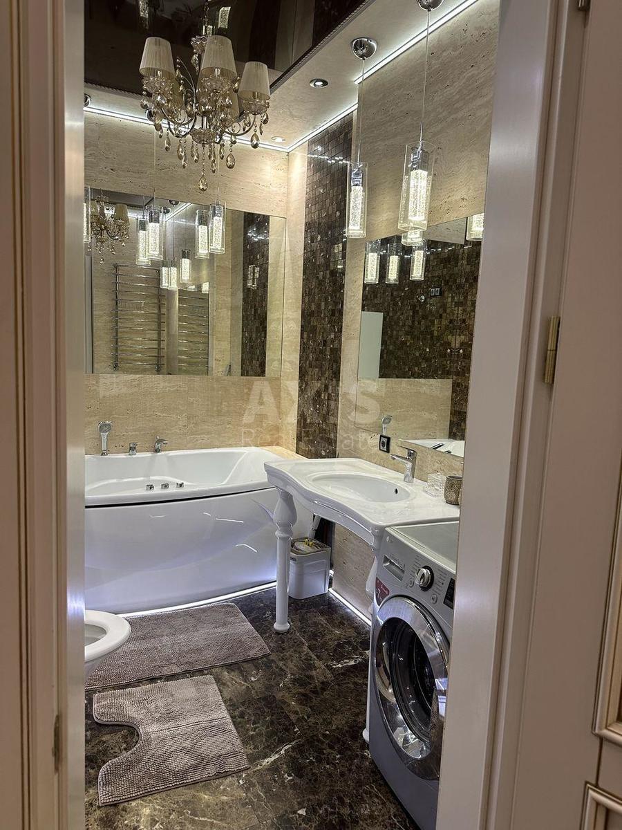 2k apartment vul. Dragomyrova Myhajla 181