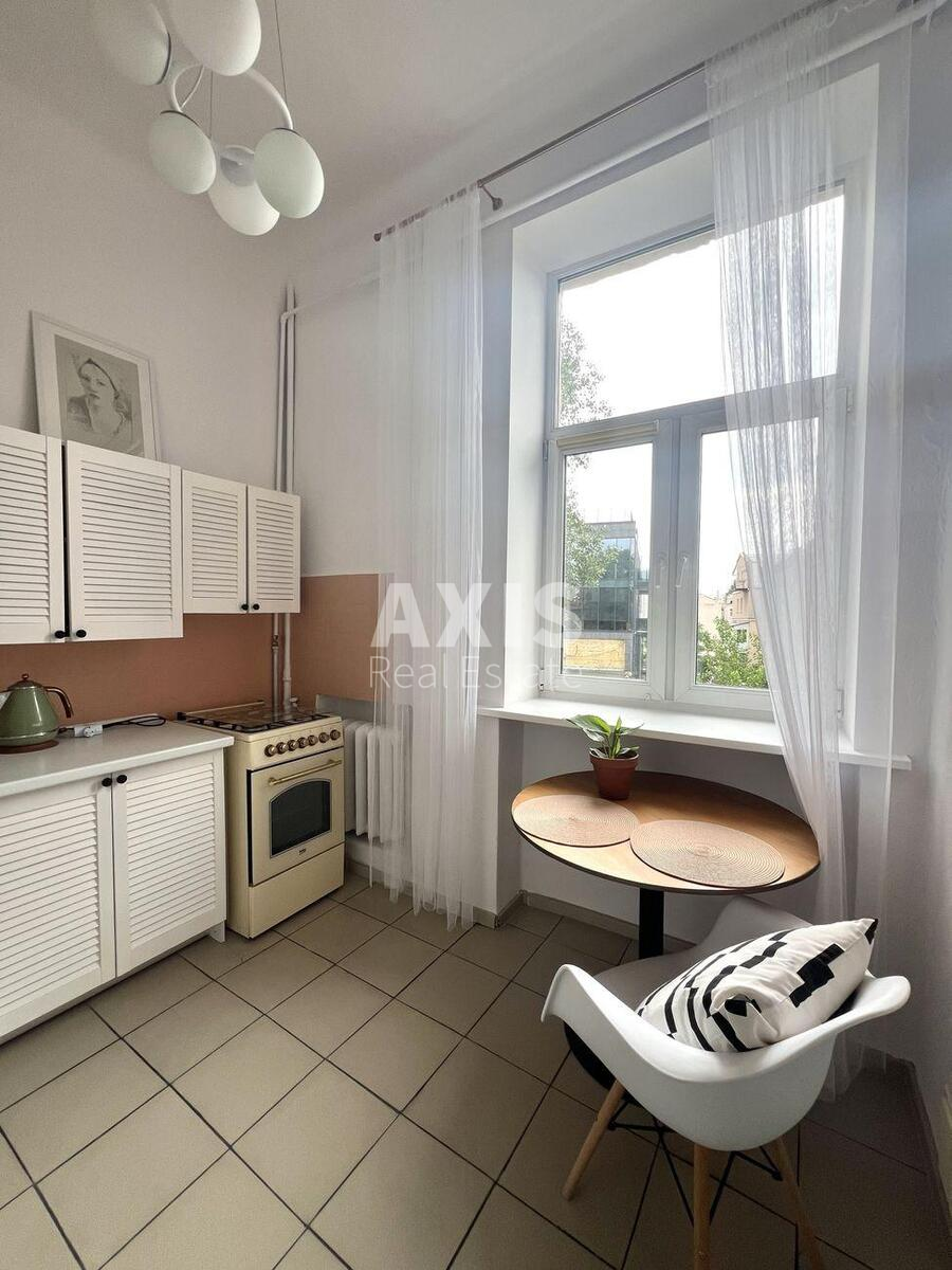 2k apartment vul. Antonovycha 74