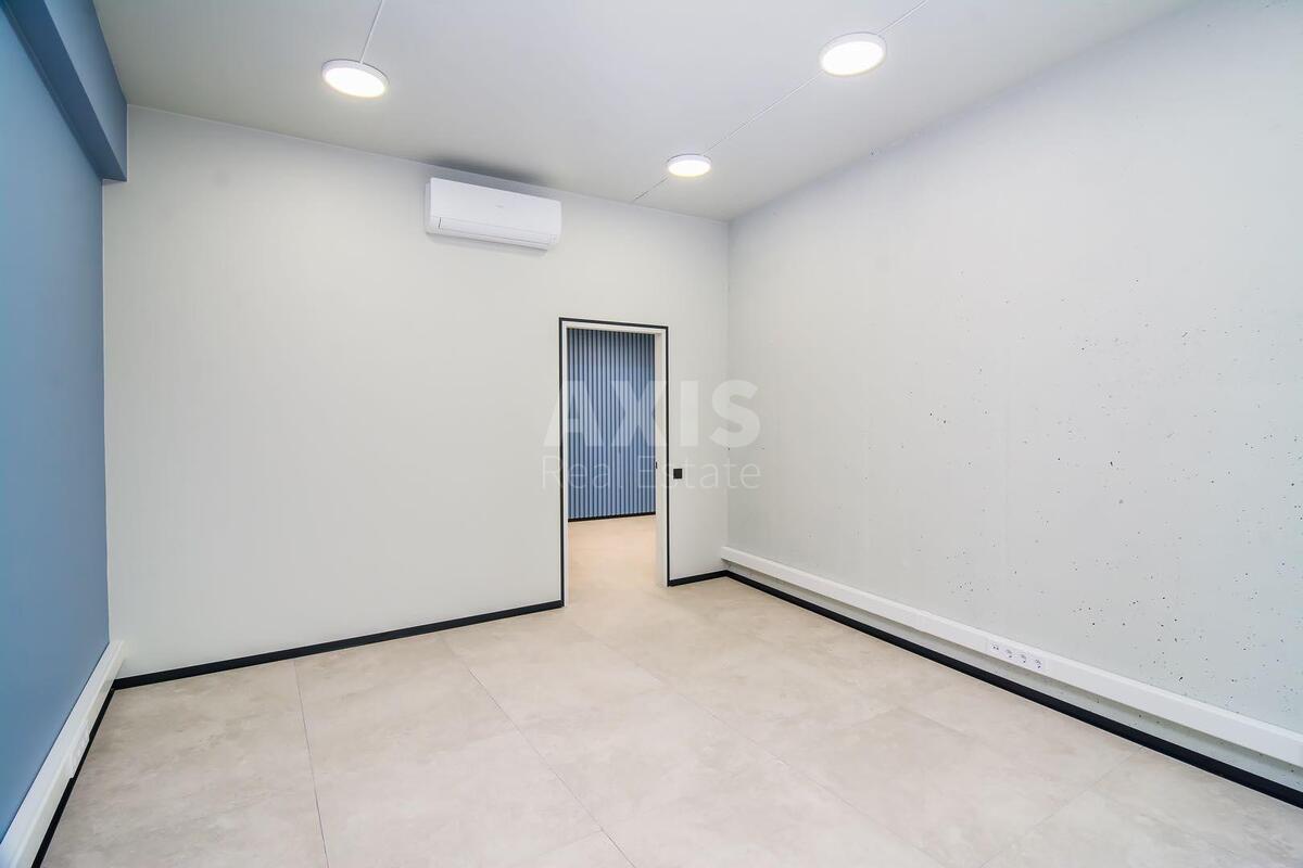 Office vul. Barbjusa Anri 28А, 280m27