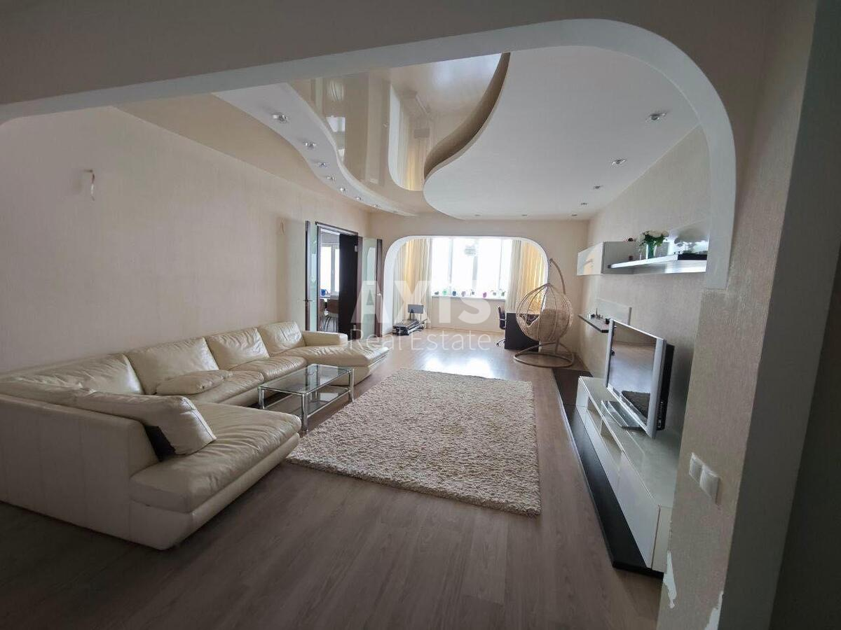 4k apartment vul. Andriya Verkhohlyada 18598873