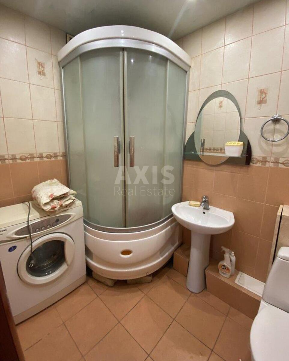 1k apartment vul. Symyrenka 7Б4