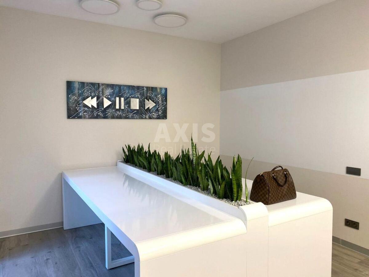 Office pr-t Geroi'v Stalingrada 6, 60m210