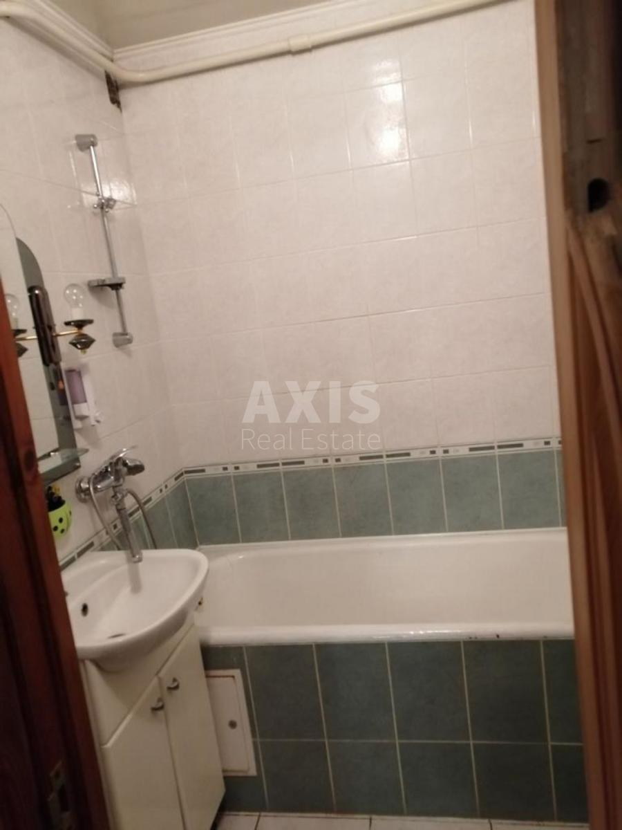 2k apartment vul. Ahmatovoi' Anny 14Б2
