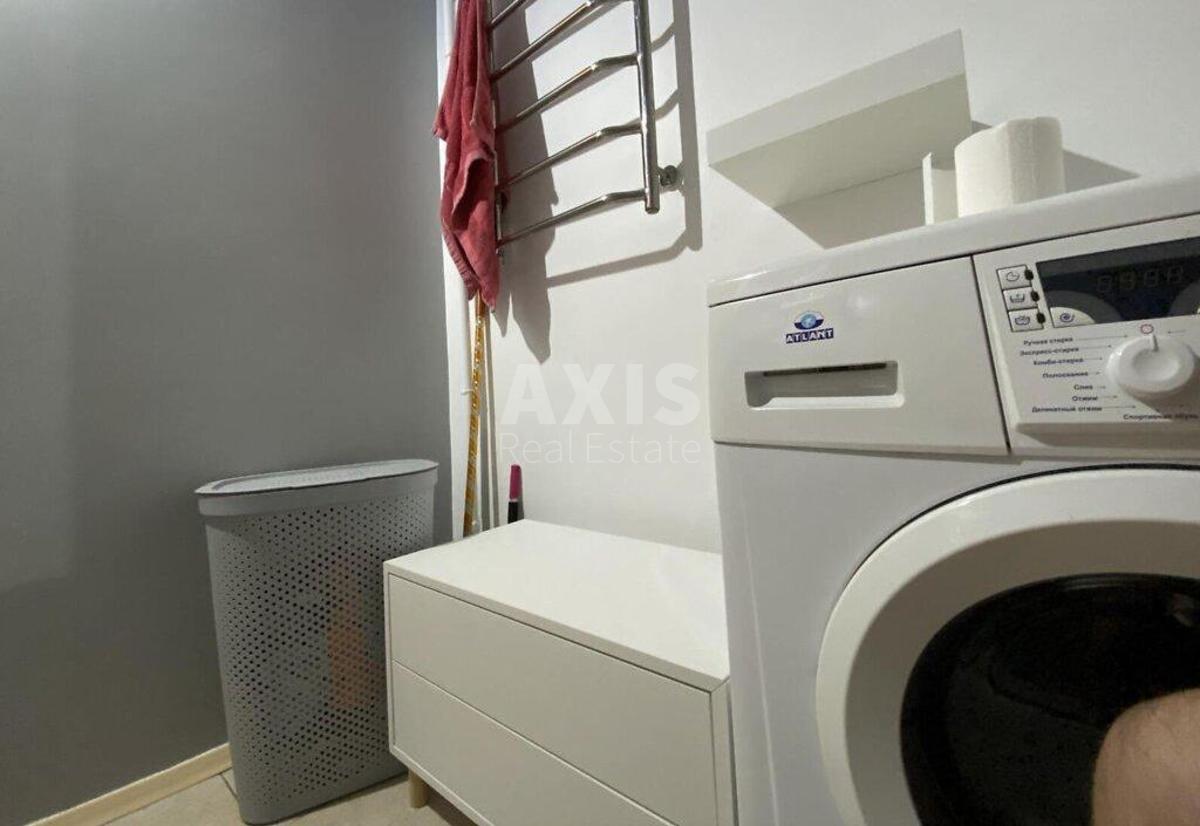 1k apartment vul. Urlivs'ka 16/373