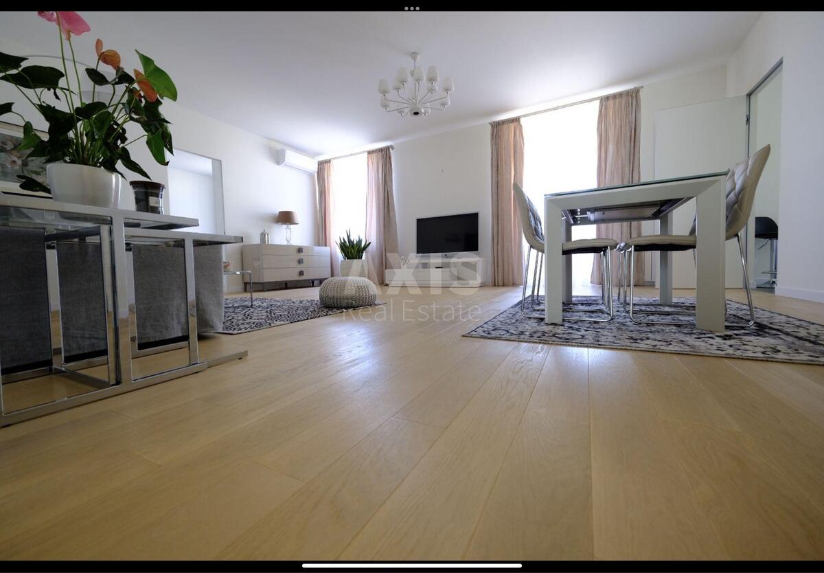 4k apartment vul. Grushevs'kogo Myhajla 34/11
