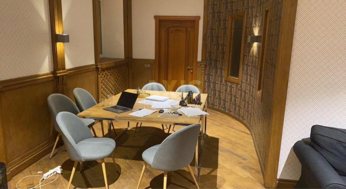 Office vul. Grushevs'kogo Myhajla 28/2, 44m2