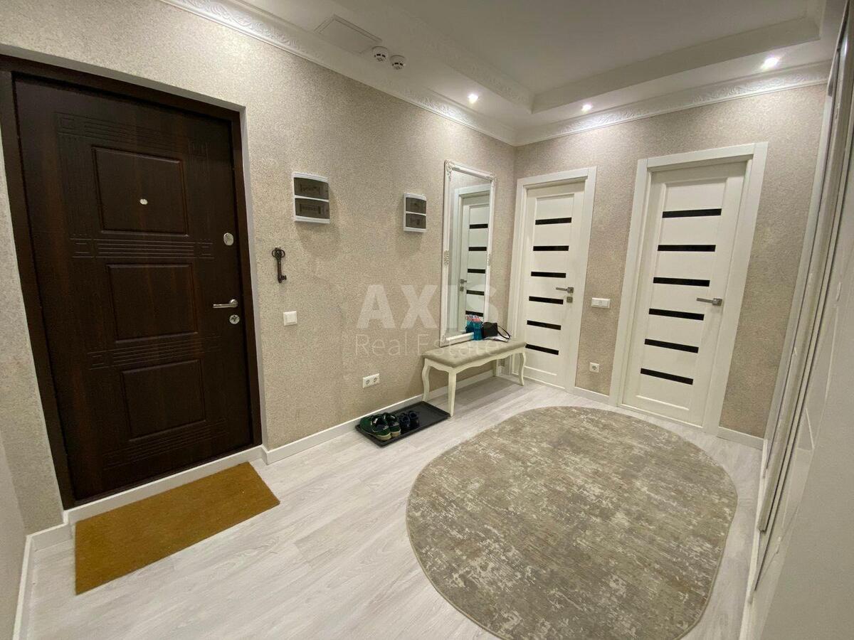 2k apartment vul. Myhajla Maksymovycha 243