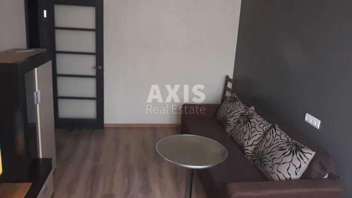 1k apartment vul. Zhyljans'ka 1181