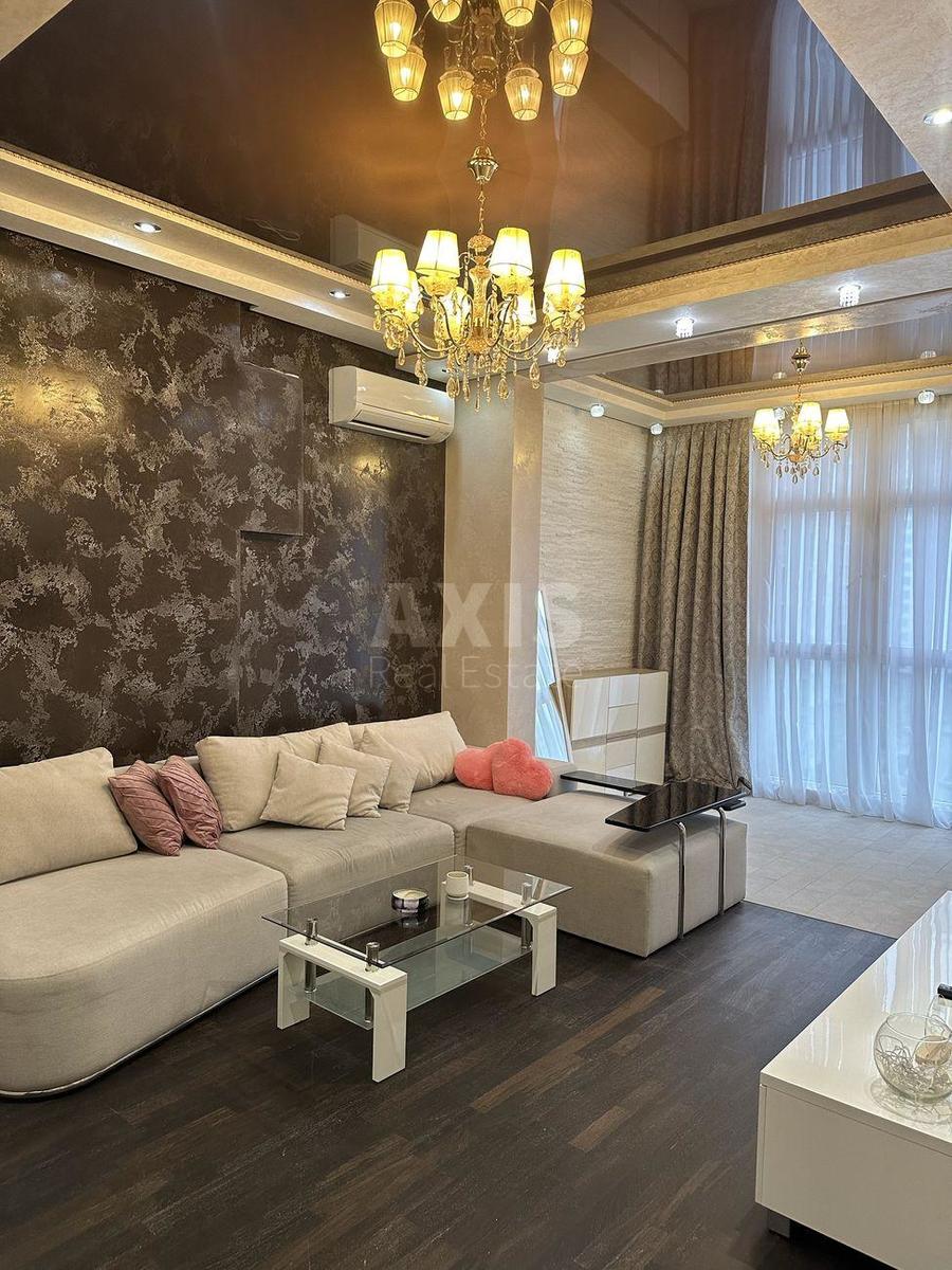 2k apartment vul. Dragomyrova Myhajla 182
