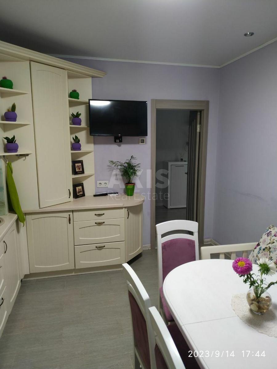 1k apartment vul. Lebedjeva Akademika 10