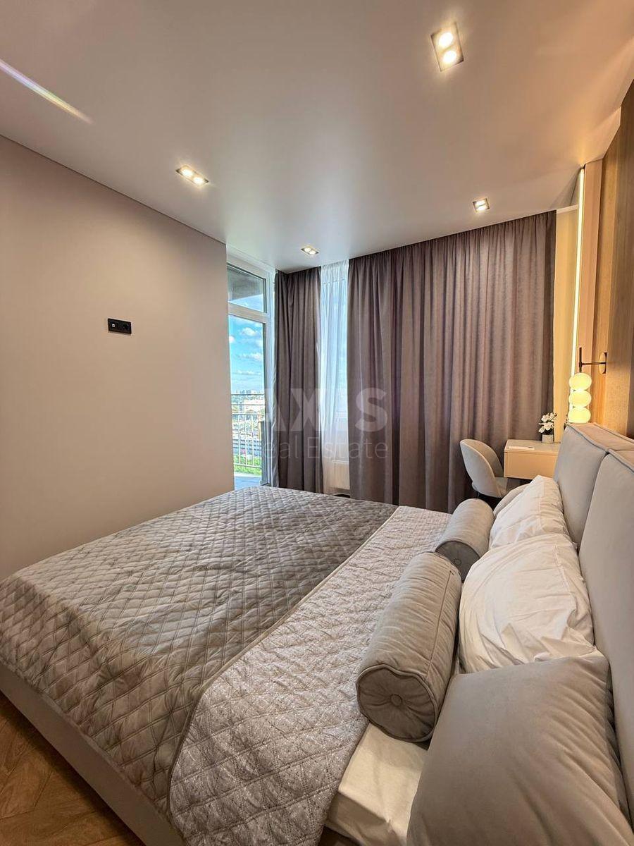 4k apartment vul. Rodyny Kristeriv 14581359