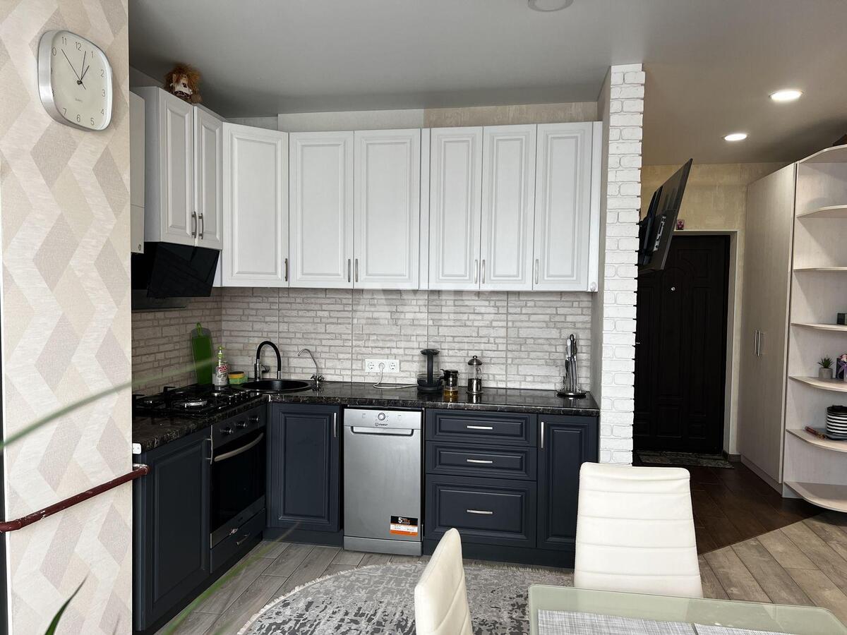 1k apartment vul. Radystiv 40/4