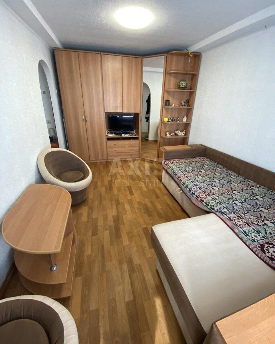 1k apartment vul. Symyrenka 7Б5