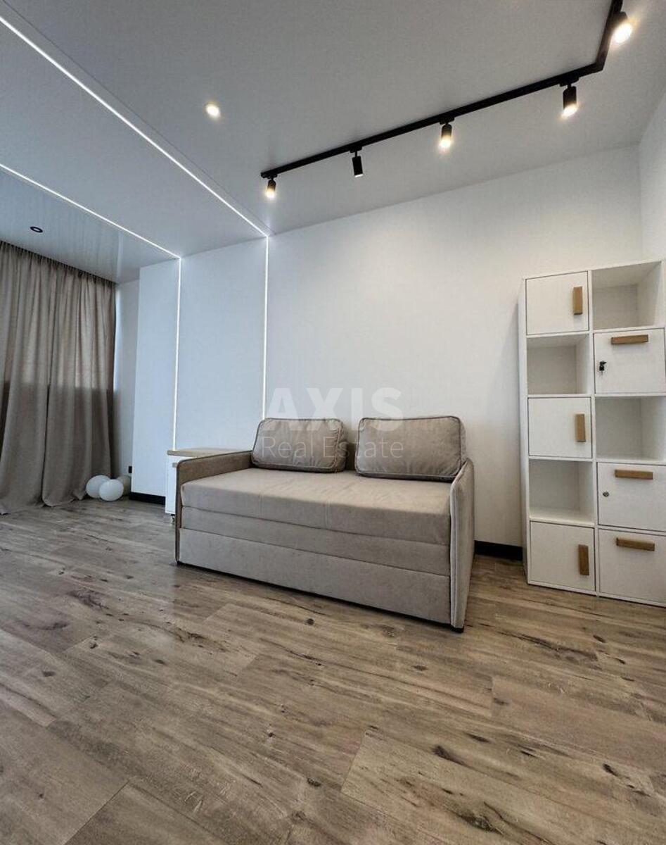 1k apartment vul. Grechka Marshala 10Б4