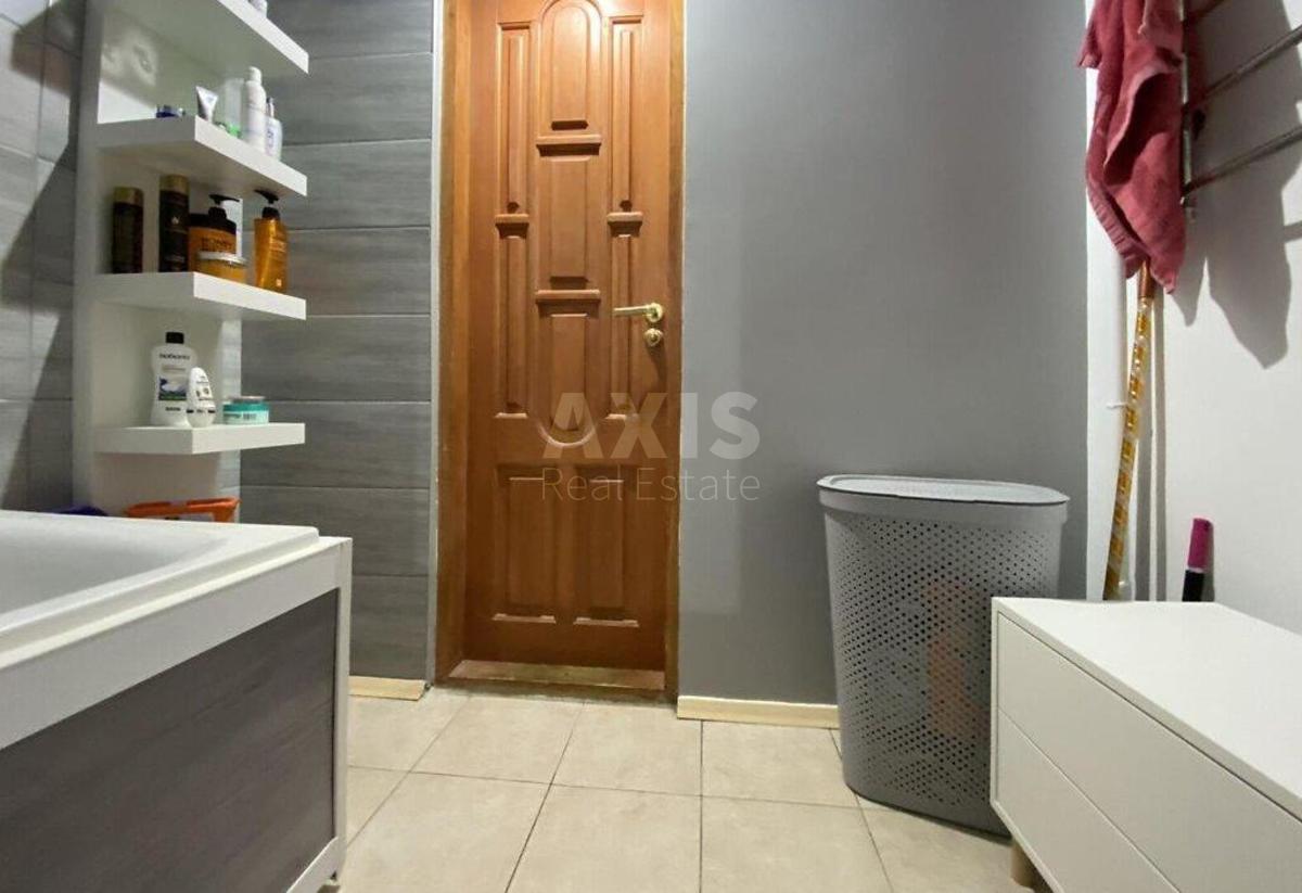 1k apartment vul. Urlivs'ka 16/374
