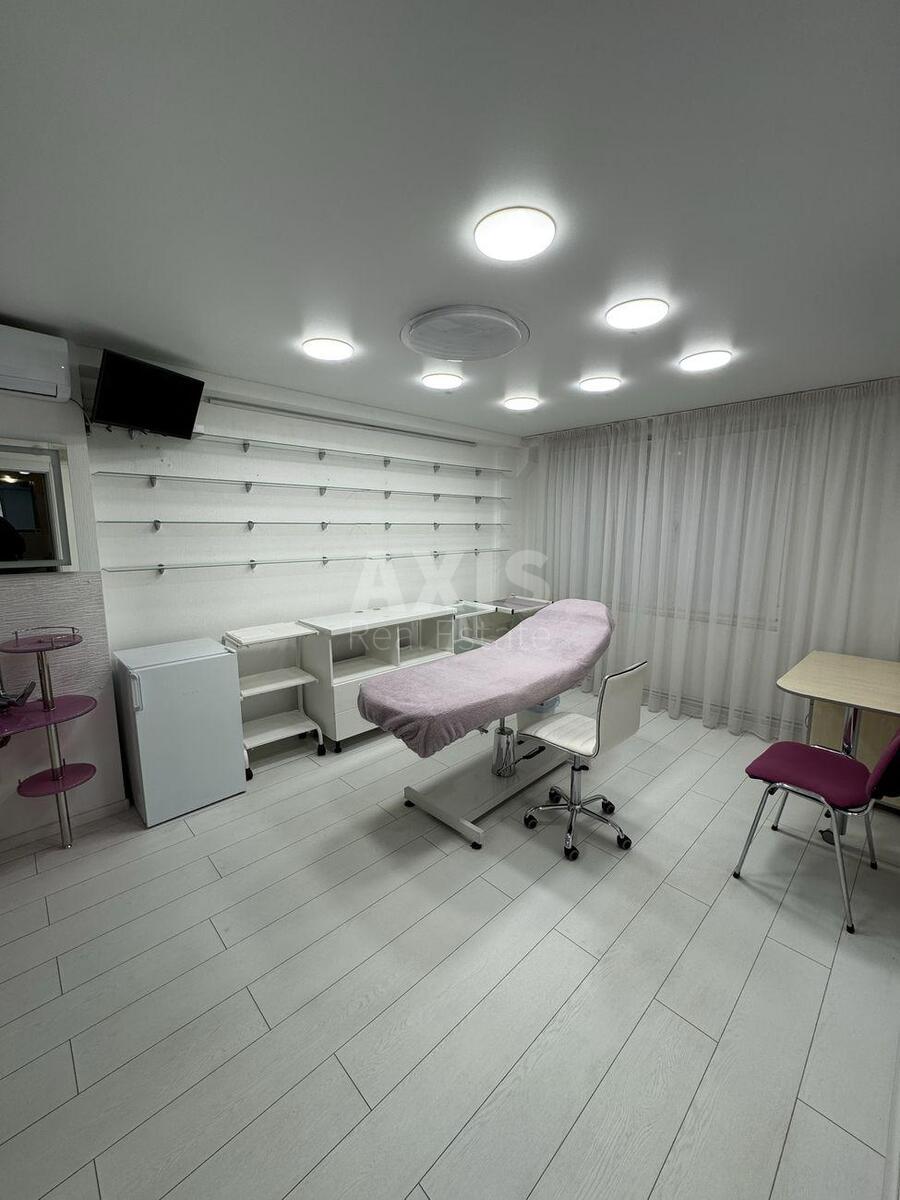 Office vul. Kikvidze 13, 45m2
