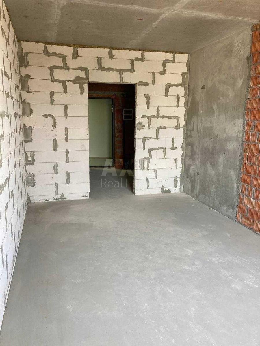 1k apartment nab. Dniprovs'ka 17В4
