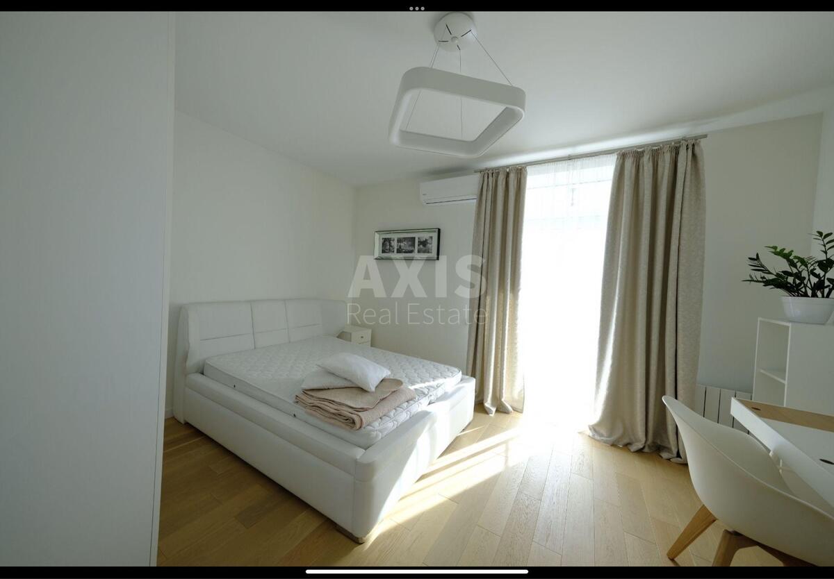 4k apartment vul. Grushevs'kogo Myhajla 34/12