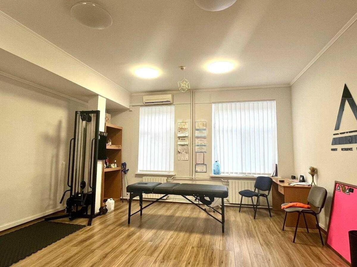 Office vul. Shhekavyc'ka 56, 44m21