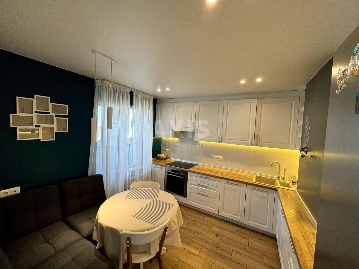3k apartment vul. Yulia Zdanovska 36А1
