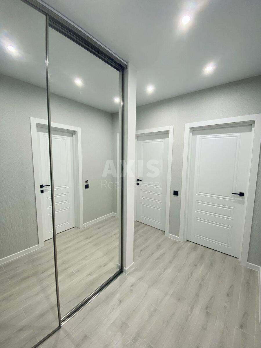 1k apartment vul. Sverstjuka Jevgena 47