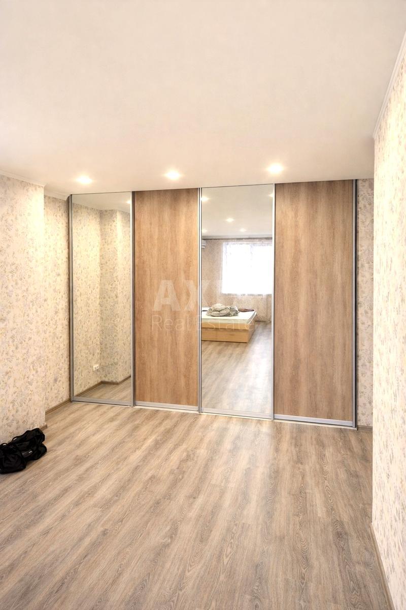 1k apartment vul. Revuc'kogo 9638823