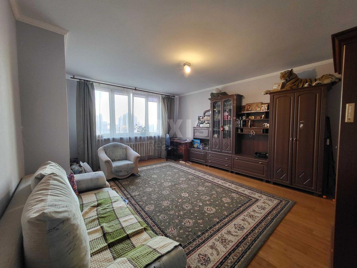 2k apartment vul. Sribnokil's'ka 17