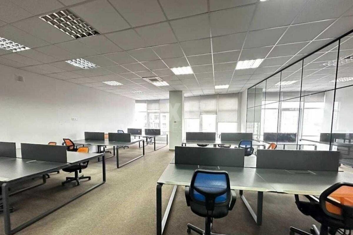 Офис ул. Евгения Коновальца 36Д, 570м22