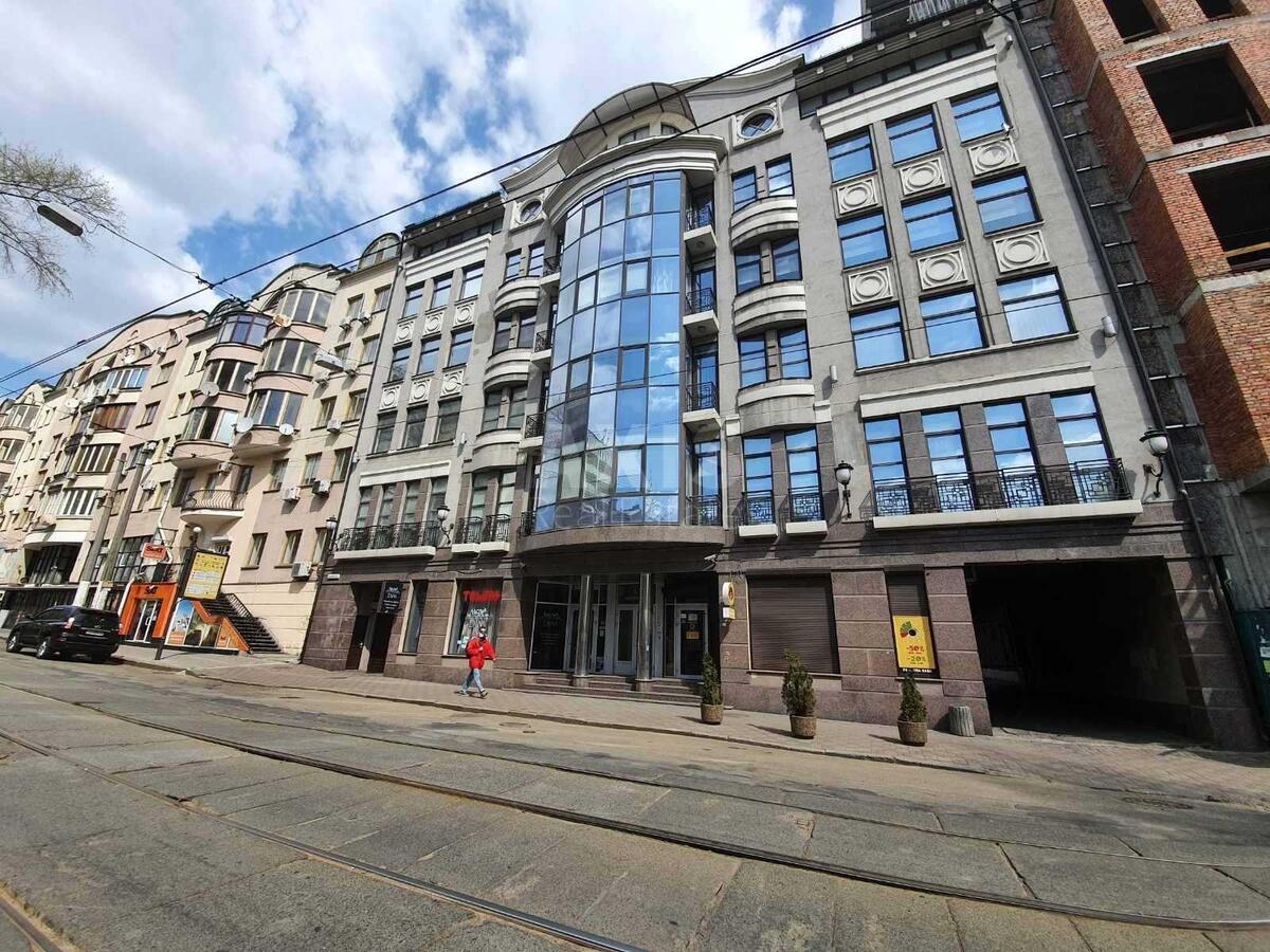 Office vul. Derevljans'ka 10, 203m2