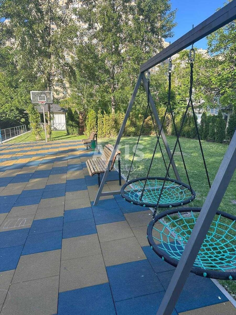Office vul. Golosii'vs'ka 17, 40m22