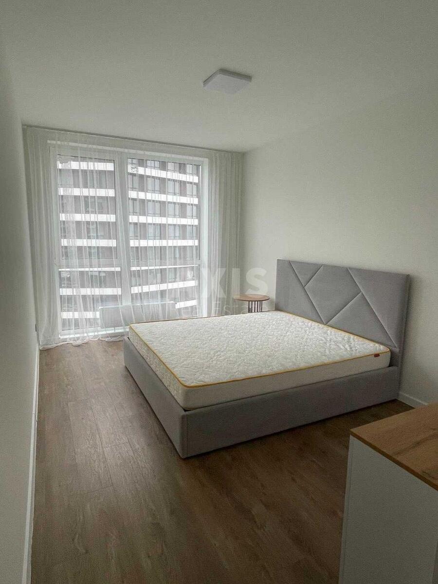 1k apartment nab. Dniprovs'ka 15606891