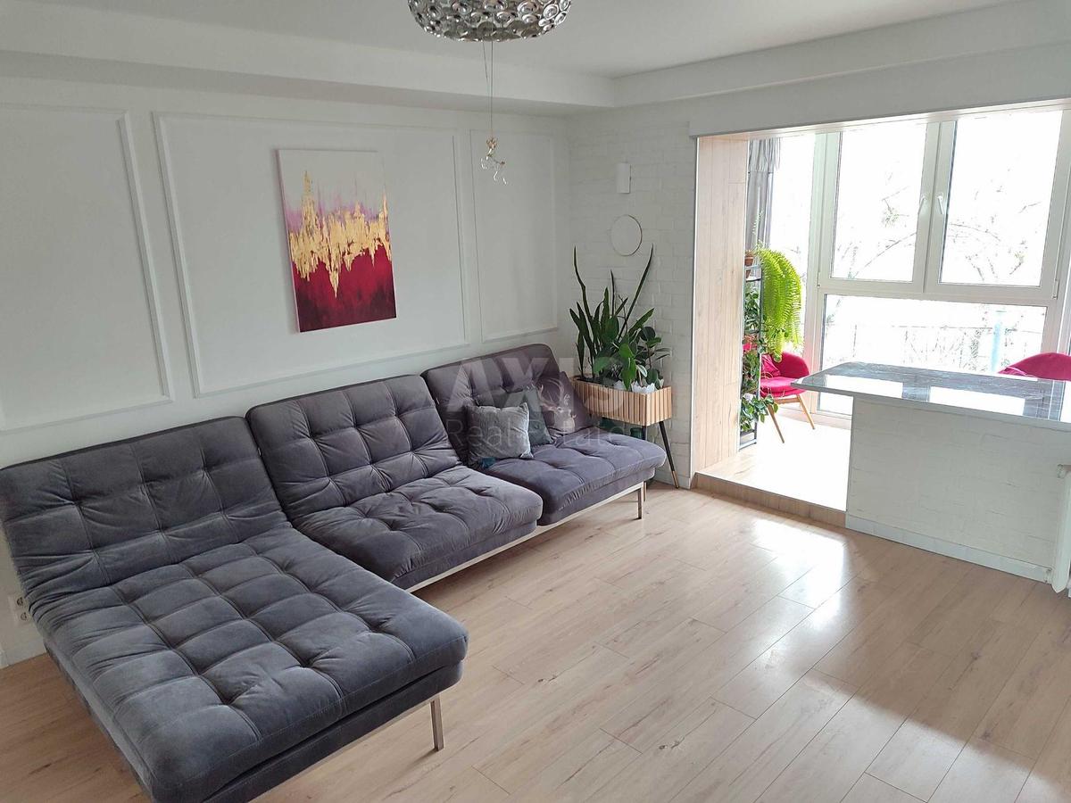 3k apartment vul. Entuziastiv 5/10