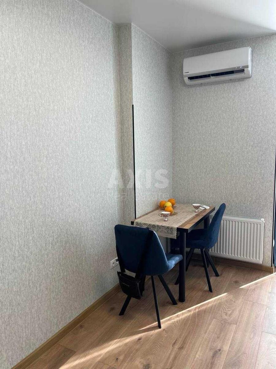 1k apartment vul. Sormovs'ka 32