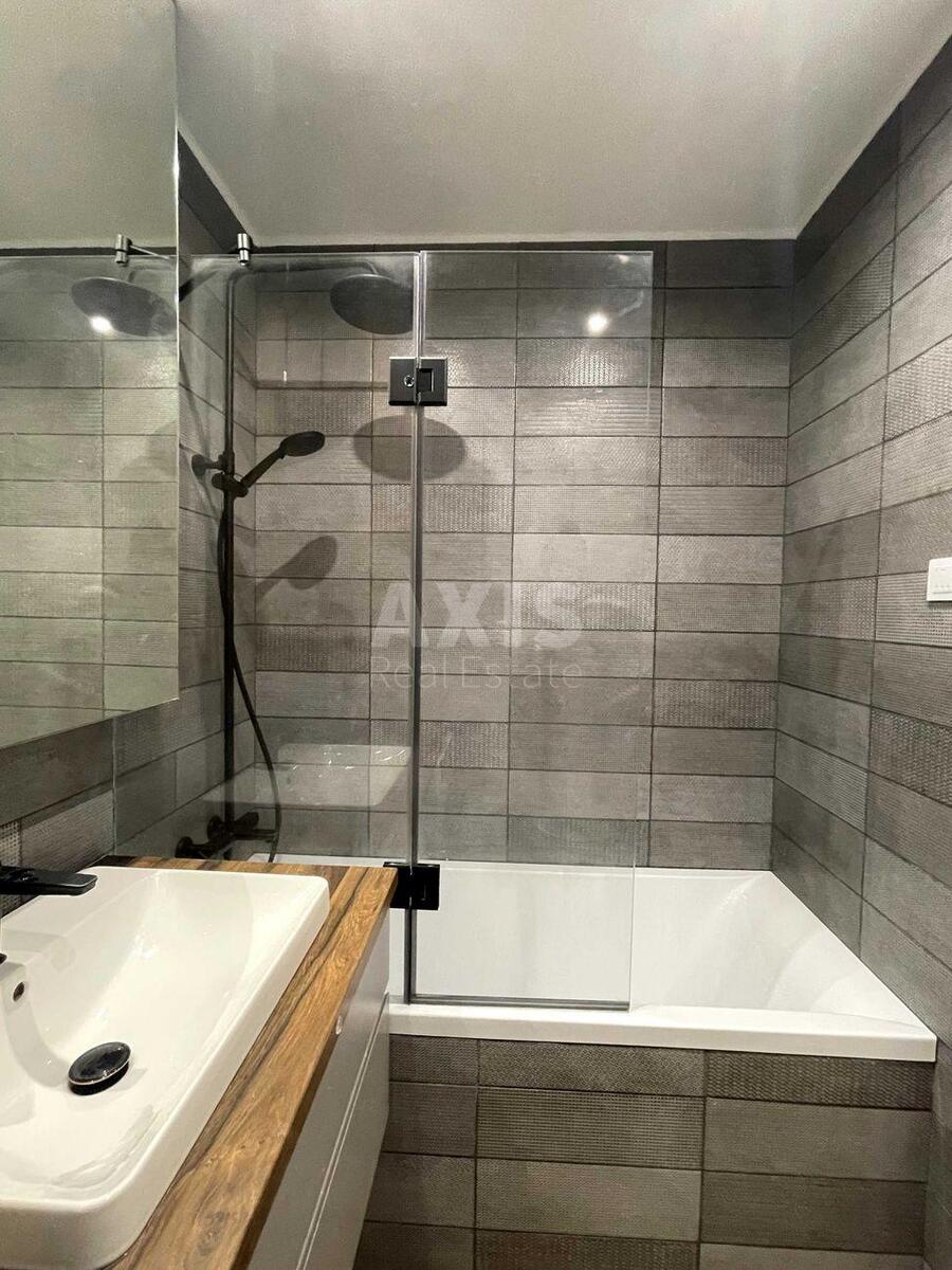 1k apartment nab. Dniprovs'ka 18А565627