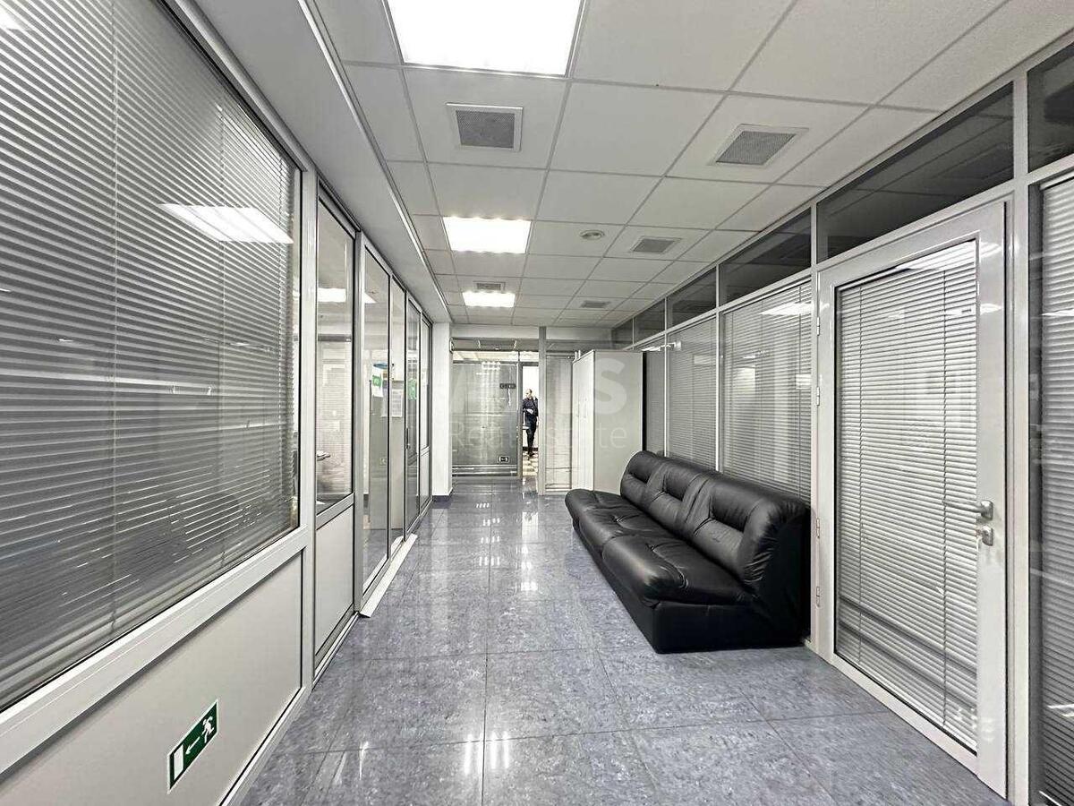 Office vul. Strutyns'kogo Sergija 8, 708m26258510
