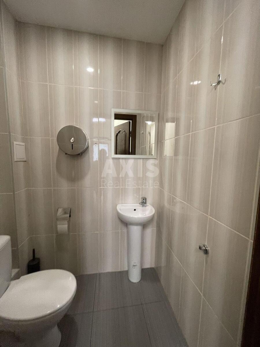 Office vul. Glybochyc'ka 40, 84m27