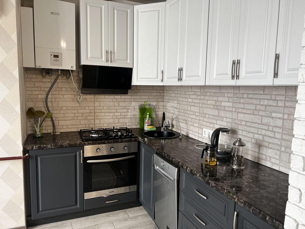 1k apartment vul. Radystiv 320