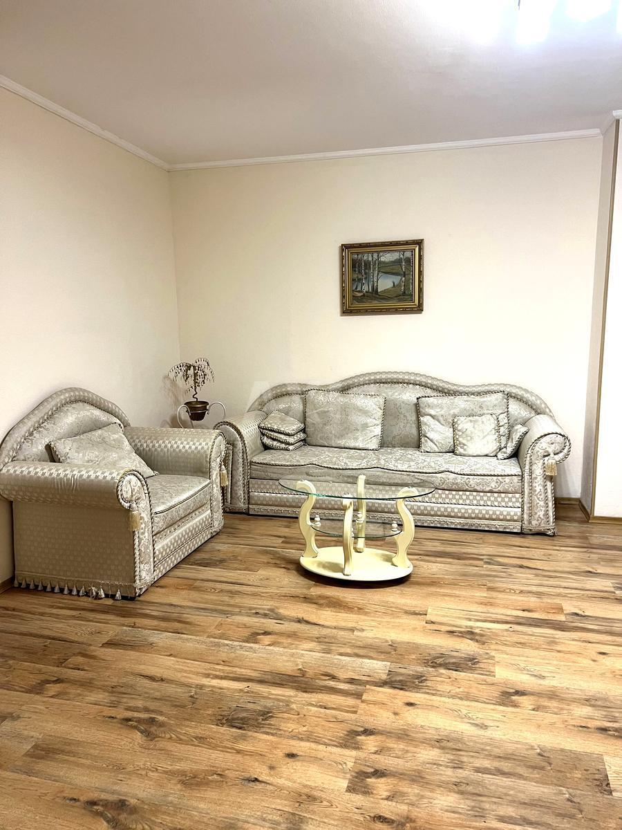 3k apartment vul. Sribnokil's'ka 1624385