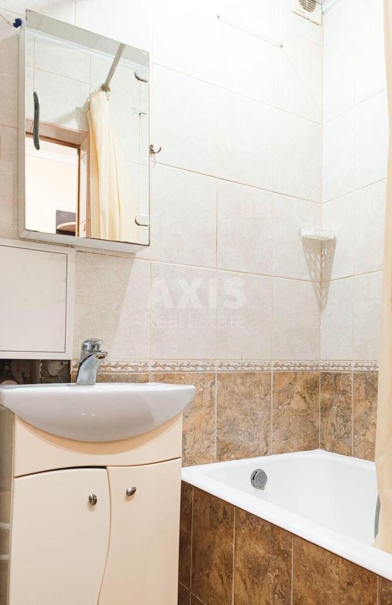 1k apartment vul. Vyborz'ka 22А5